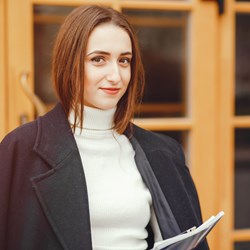 Isabel Debra
